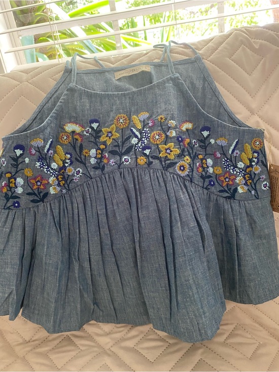 NATURAL LIFE Tops - NWT - NATURAL LIFE Blue Chambray Floral Embroidered Tank Top